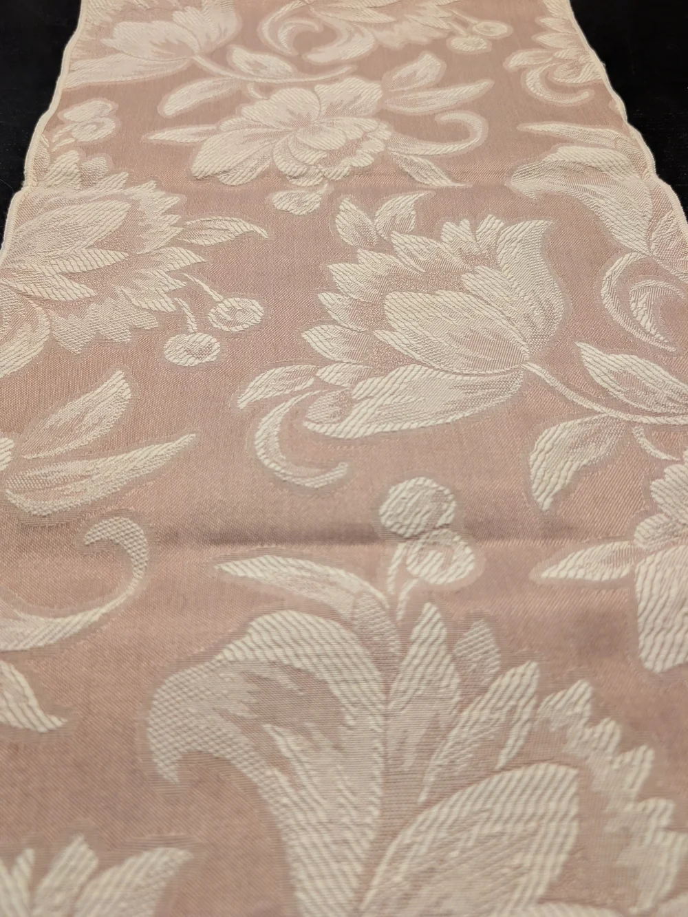 Elegant Floral Jacquard Wall Runner in Blush and Cream